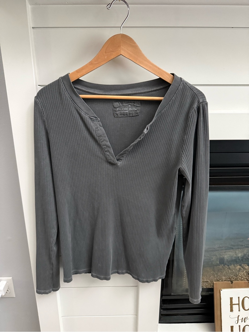 Pilcro anthropology ribbed Long-Sleeve Split V-Neck Top Gray thick XL essential